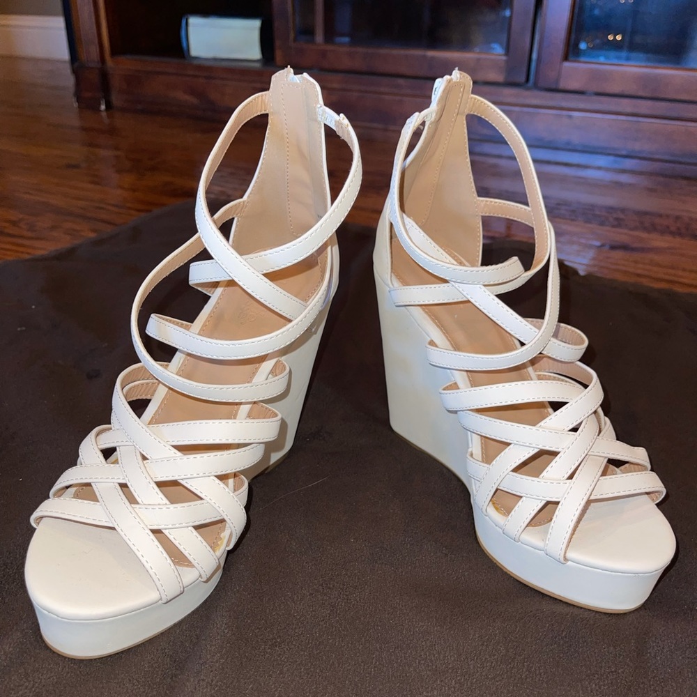 White Wedges
